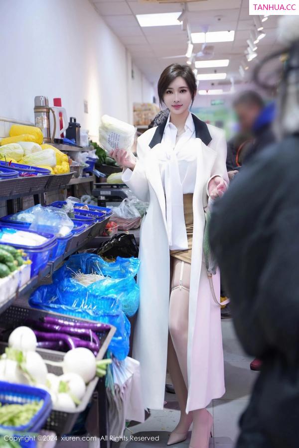 周妍希 奶瓶土肥圆 [XiuRen]高清写真图 2024.02.07 No.8083 Carol周妍希 丝袜性感第12张图片